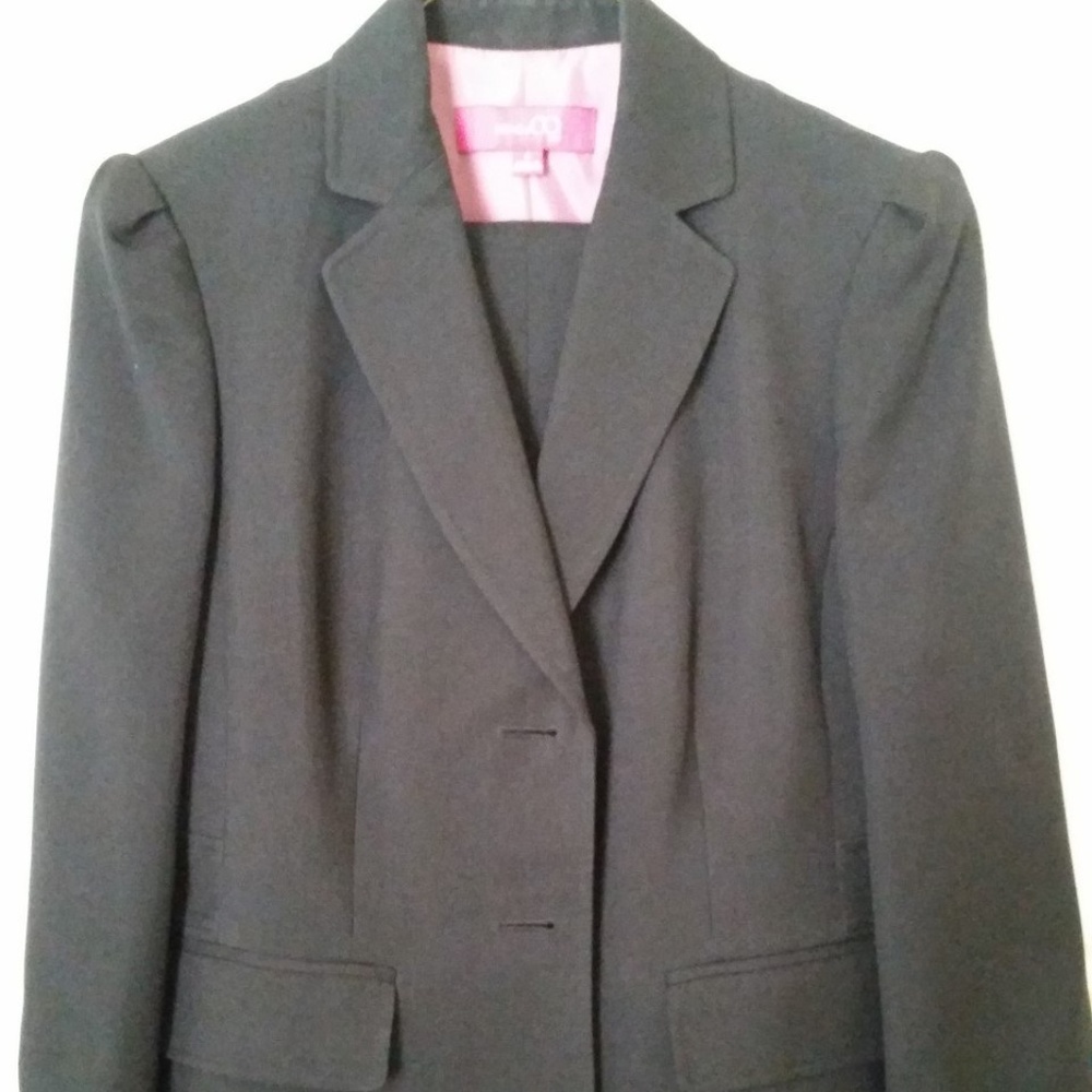 Nine & Co Pant Suit